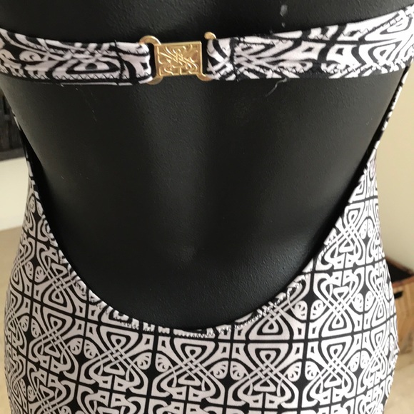 One piece swimsuit - Picture 4 of 4